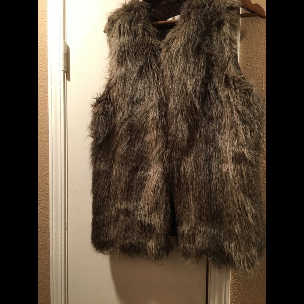 Ny and company xl faux fur sweater vest